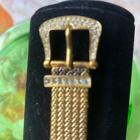 Victoria Wieck Crystal Watch Gold ToneMother of pearl face. Needs battery good C - Picture 5 of 7